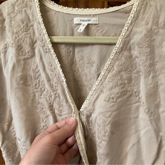 Maurice’s Embroidered Floral Ruffle Peplum Top Size S - Picture 4 of 9